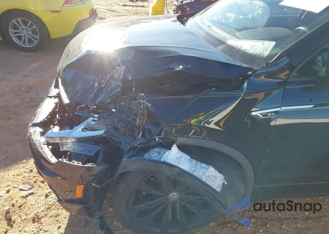 2021 Volkswagen Tiguan 2.0T Se/2.0T Se R-Line Black/2.0T Sel from USA, damaged, VIN 3VV3B7AX7MM021525